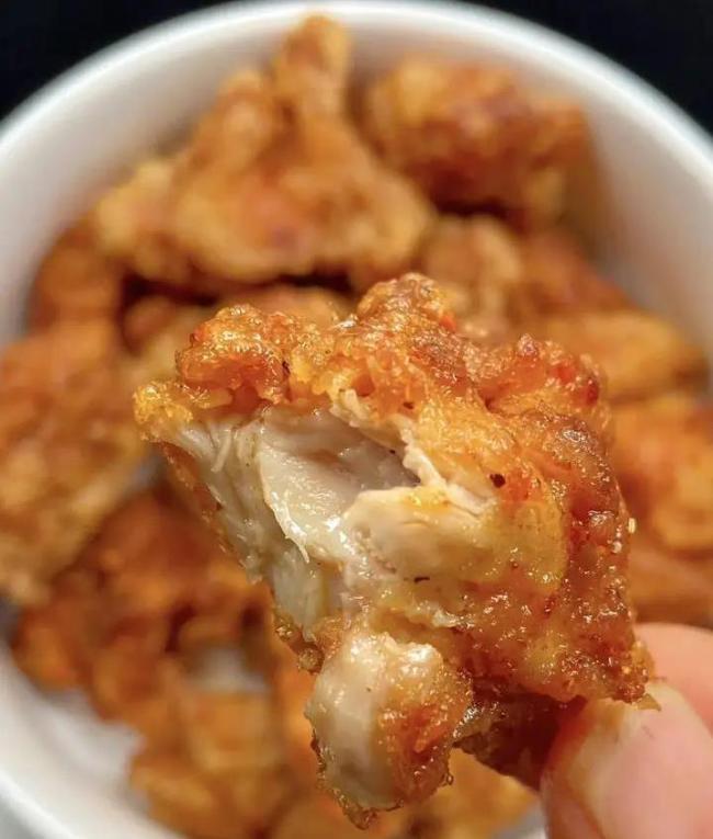 家常鸡腿秒变大厨菜，椒盐香气满屋飘，你敢试吗？