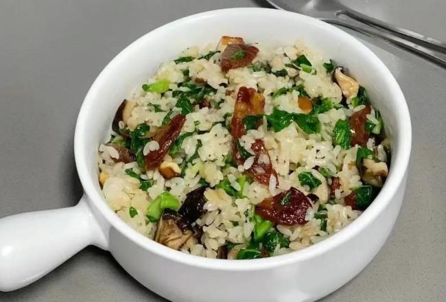 2块钱买把芥菜，补钙比牛奶强，简单一炒全家抢着吃