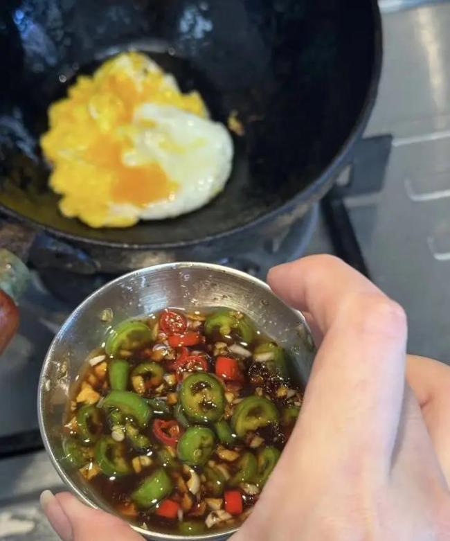 牛肋条香嫩多汁，蔬菜脆爽，30分钟做出全家最爱拌饭