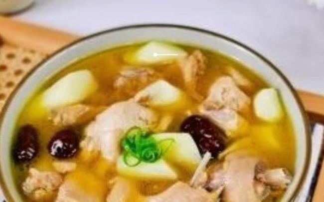 井冈山美食有多香？一口豆腐嫩到化，红烧肉吃完忘不掉