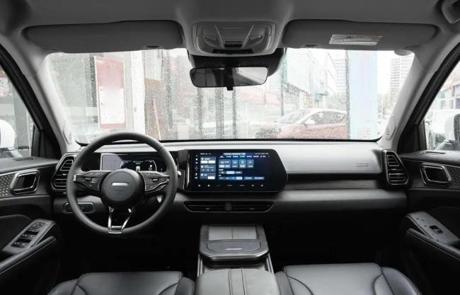 9.98万入手插混SUV，省油又省钱，丰田锋兰达咋比？