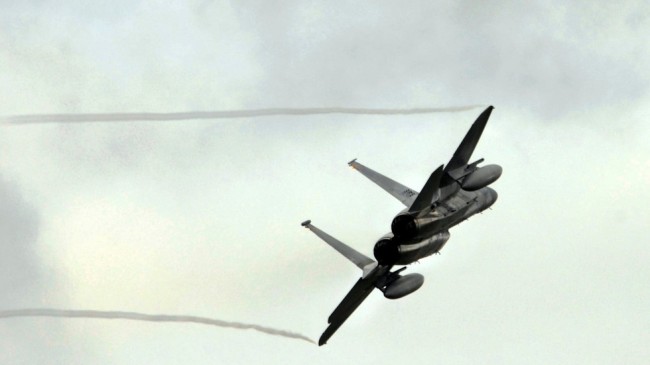 美一架战机在居民区意外制造音爆美空军道歉