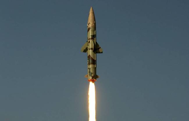 印度成功试射“大地2”短程导弹射程350公里