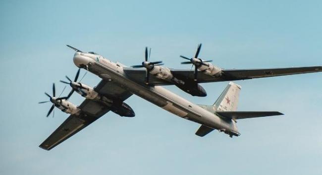 俄媒：俄两架战略轰炸机在巴伦支海和挪威海中立水域完成巡航飞行