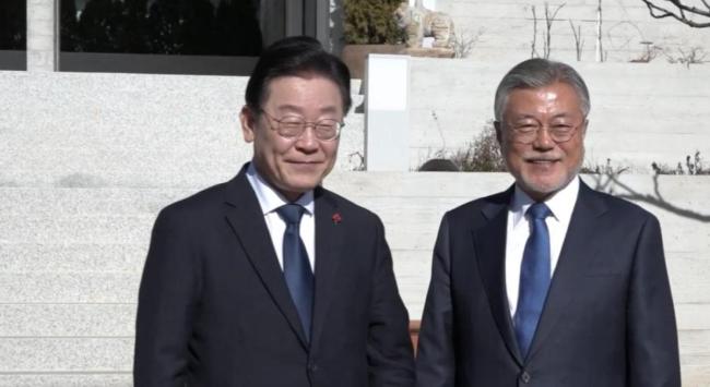 专家：韩政坛正在上演“生死时速” 左右翼势力决战前夕