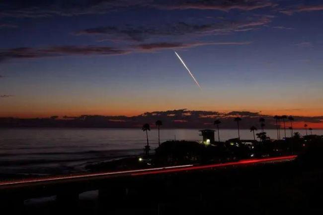 曝馬斯克“星鏈”衛(wèi)星大批墜落 太陽活動成主因