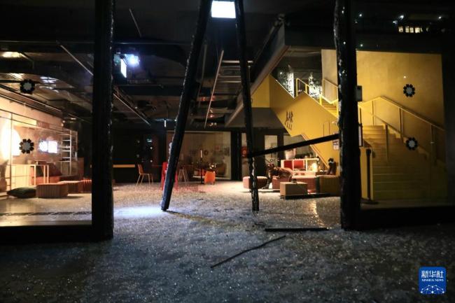 伊朗向以色列发射近百枚导弹 特拉维夫建筑受损