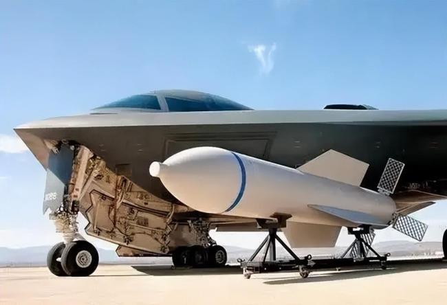 美军GBU-57巨型钻地弹“造假”揭秘：东风15C被误导？