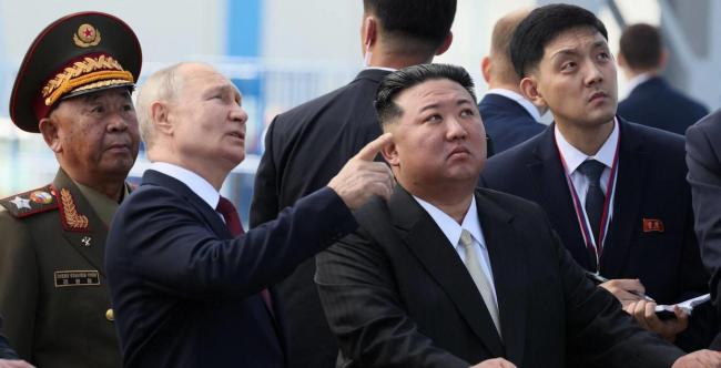 乌克兰总统说，俄罗斯收集部队在秋天发动一场