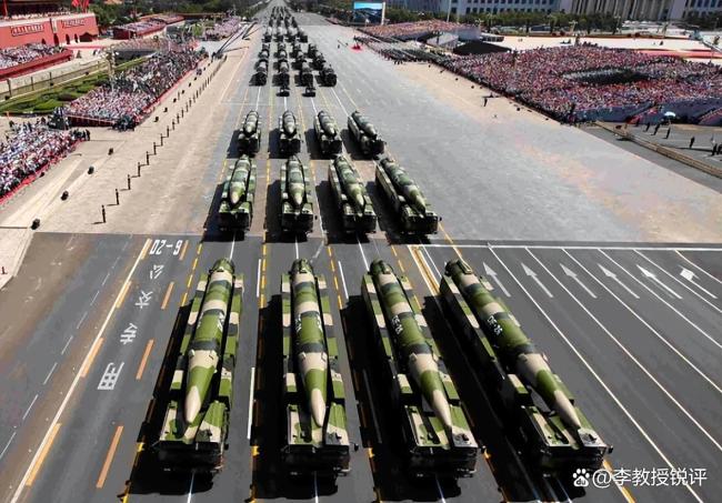 特朗普谈中国阅兵 美国再办更大规模庆典