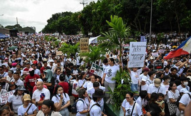 菲律宾国内因巨大腐败丑闻爆发大规模示威！5万民众上街，210人被捕！
