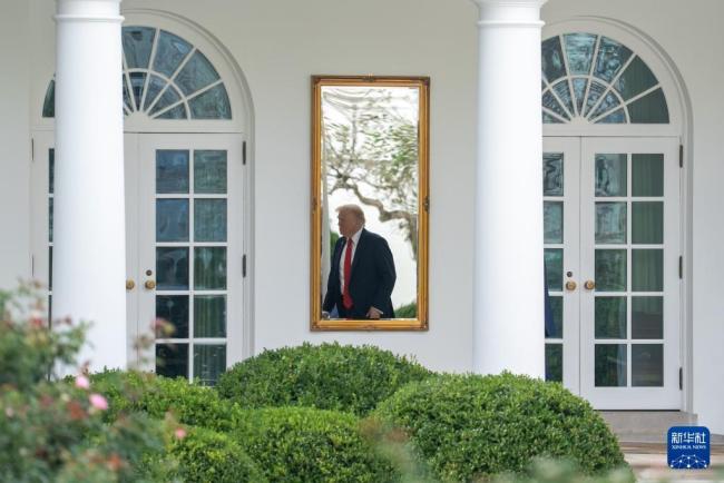 特朗普政府开始裁员 “停摆”第十天行动升级