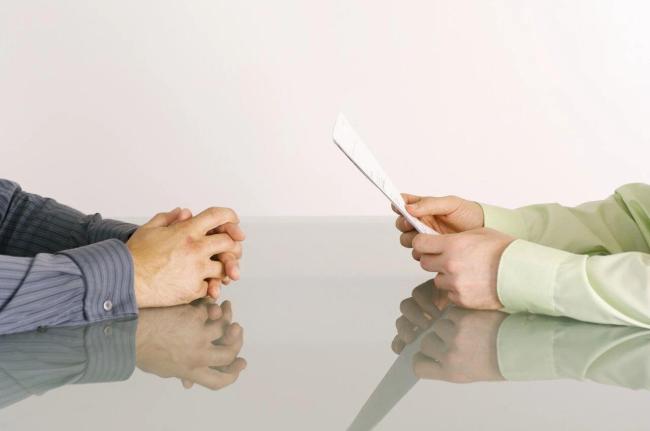 临聘人员为“挣面子”泄密获刑