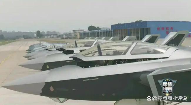 歼-20弹射救生画面公开 震撼全网瞬间