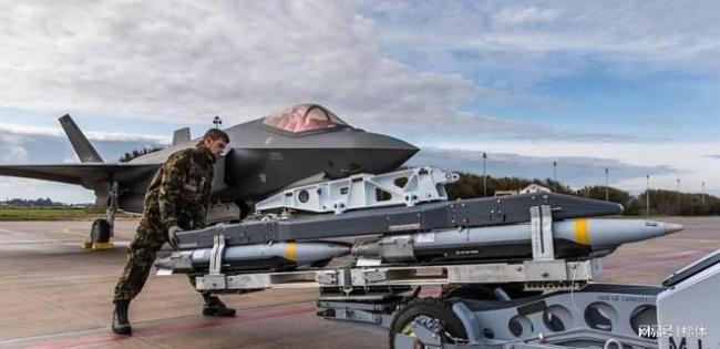 专家称歼20有望能带16枚制导炸弹 大幅提升对地打击能力