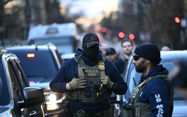 白宫枪击案后特朗普痛批拜登 要求严审阿富汗移民