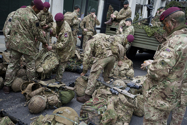 英武装部队正规军近一年仅增240人,“完全受训”军人降至200年来最低 兵力增长停滞引发担忧