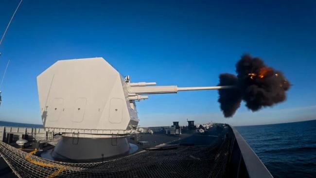 解放军东部战区多舰艇实战化演练 提升联合封锁打击能力