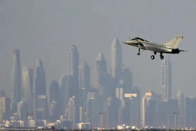 法称战机在驻阿联酋基地执飞 确保基地空域安全