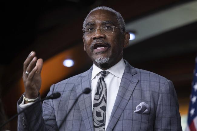 美政府绕过国会紧急批准对以军售 引发议员抨击