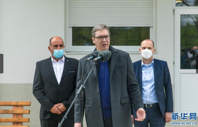 当地时间4月27日中午，塞尔维亚总统武契奇在塞南部多列瓦茨市普科瓦茨村卫生防疫站接种了第二剂中国国药集团新冠灭活疫苗。这是武契奇在接种后讲话。