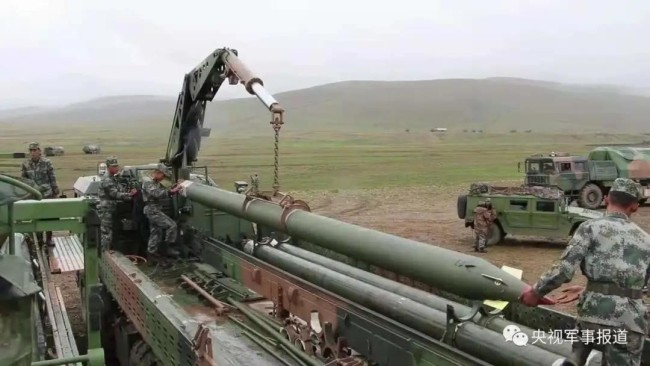 三天两款新装备 新疆军区精练高原远火打击能力