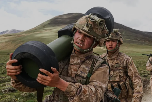 西藏军区红箭-12反坦克导弹首次曝光!中国版"标枪"
