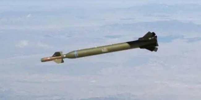 美军展示新型重磅钻地弹，意在威慑朝鲜和伊朗？