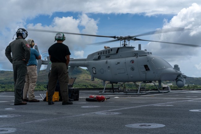 美国＂火力侦察兵＂舰载无人机外形酷似直升机