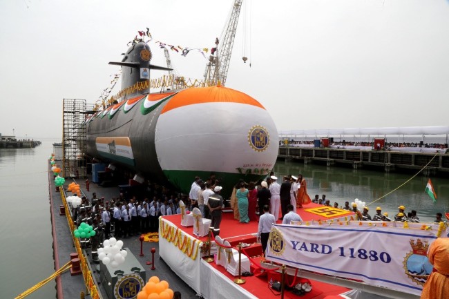 印度最新潜艇下水 外形圆胖