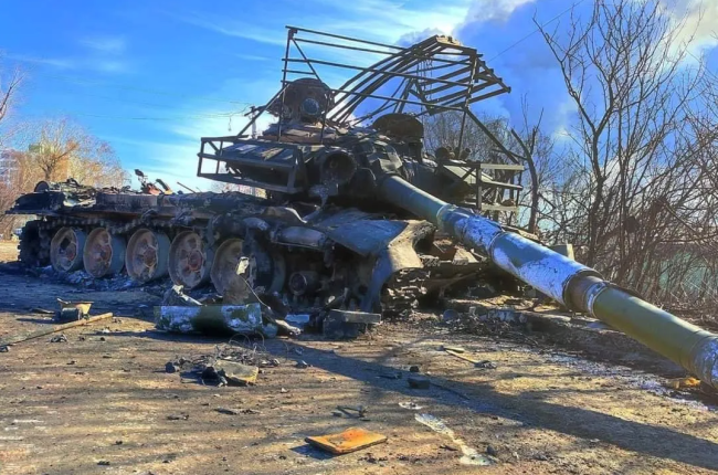 此次俄乌冲突，两军至少上千辆坦克被摧毁。