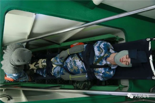 揭秘！登陆舰舰员与陆战队员如何协同训练