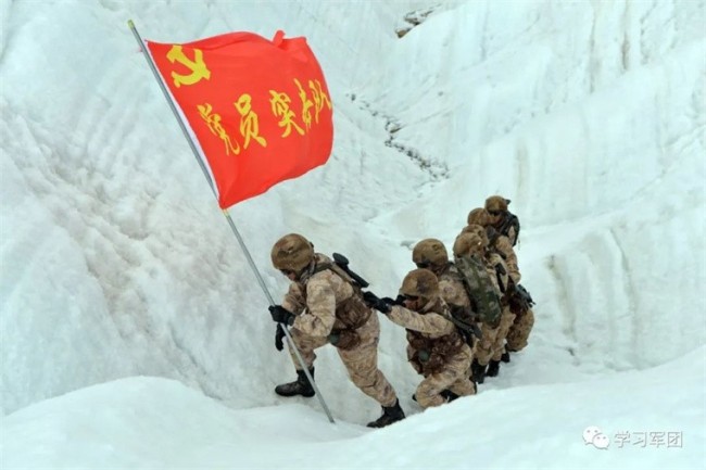 西藏某边防团&mdash;&mdash;&ldquo;努力为党和人民再立新功&rdquo;