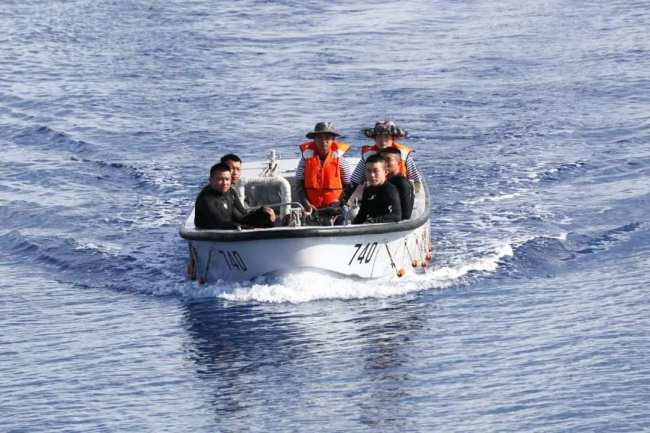 烈日炎炎，这支扫雷舰大队急赴某海域