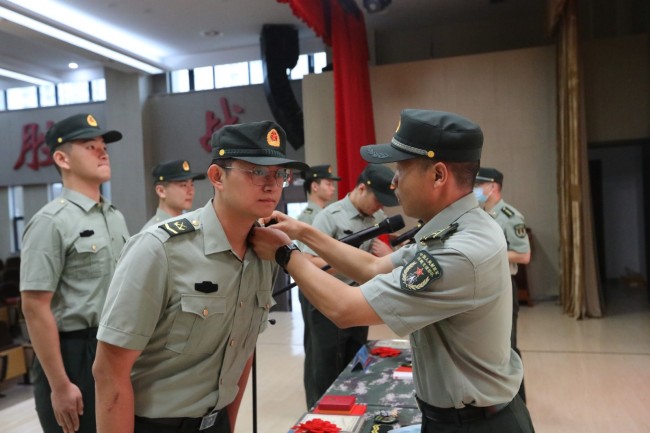 再见，战友！再见，军营！