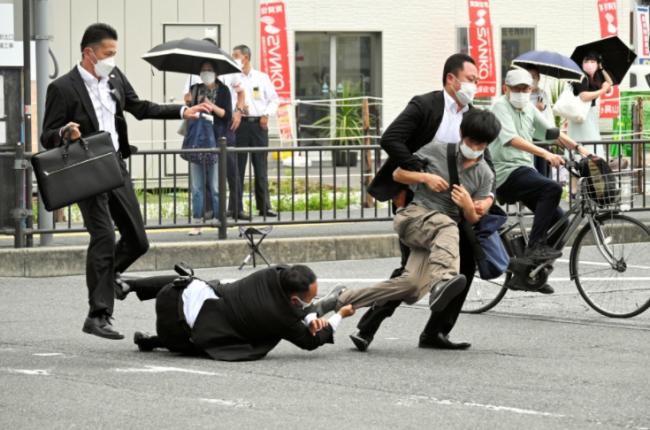 日本前公安警察点明安倍遇害时安保重大失误：本应使用防暴犬