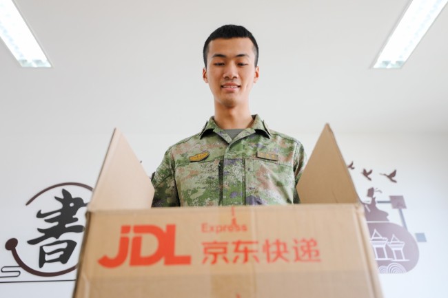 公开购物车 管好钱袋子 ——某船艇部队某连队广泛开展消费观教育取得显著成效