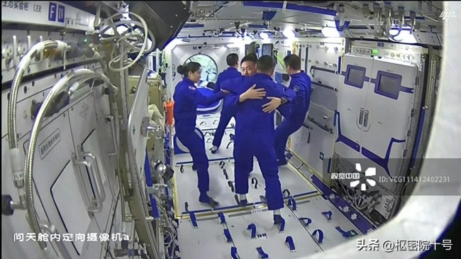 现在，太空中，中国人最多