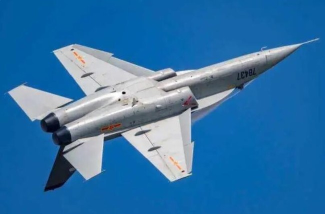 巴空军透露歼10细节,"推背感"远超f16,语音控制实现人机一体