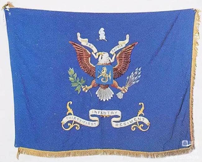 中国军衔上的枪是什么型号?