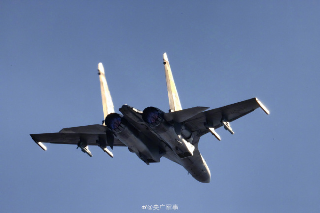铁翼苍穹！歼16绝美壁纸