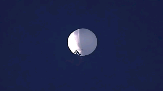 美军出动F-22拦截“中国间谍气球”，背后疑云重重