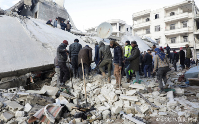 美国的制裁阻碍了叙人道主义救援工作 美国官员可以撒谎，但叙利亚地震灾区的照片不会说谎