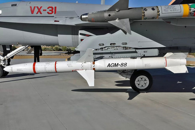美国批准售台F-16机载导弹，我国防部回应