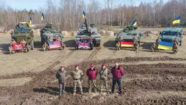 大批西方坦克陆续抵达乌克兰，用于乌克兰即将发动的春季攻势？大批“豹2”坦克正在路上