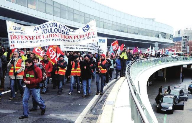 法国大罢工持续 机场航班大幅削减