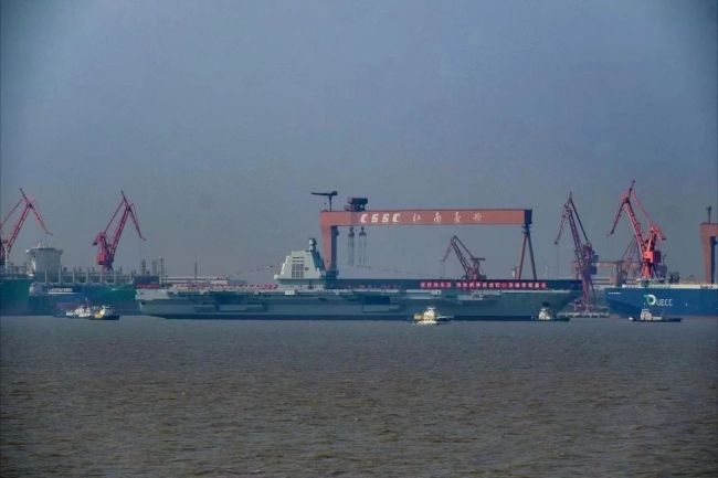 中国航母被围观了！山东舰出击首次进入太平洋