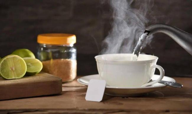 俄专家给俄罗斯游客提醒 在中国喝温水别奇怪给小费很奇怪