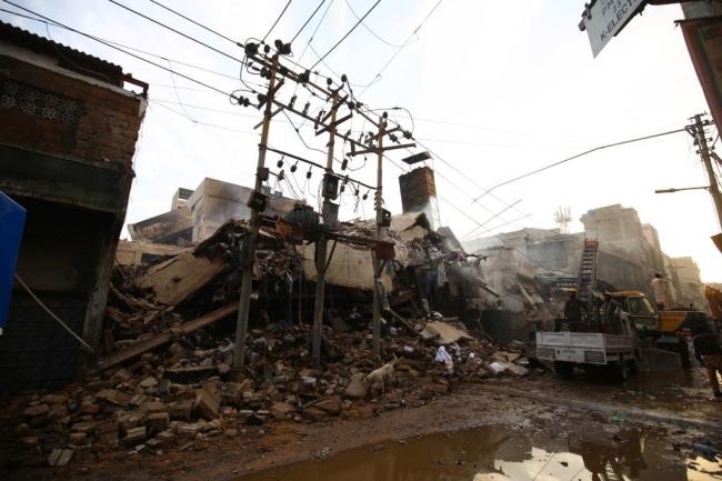 巴基斯坦卡拉奇一工厂发生火灾 致4死13伤