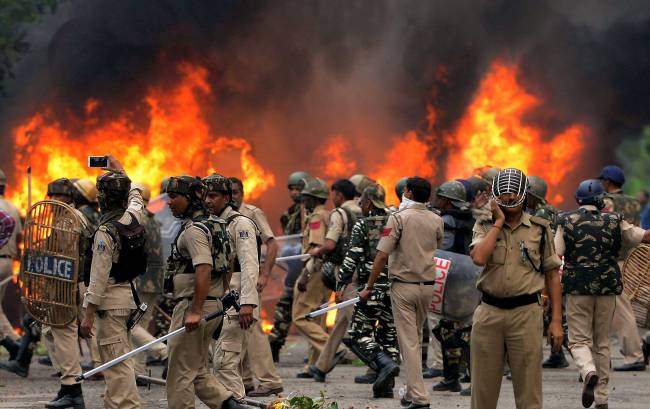 印度种族冲突局势全面失控 军方下令直接开枪射杀